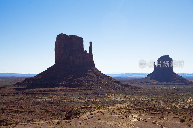 在纪念碑谷，West和East Mitten butes全景